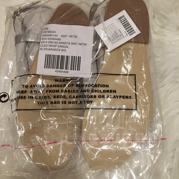 NWT Urban Outfitters Silver Wrap Sandal Size 8 - Picture 5 of 6
